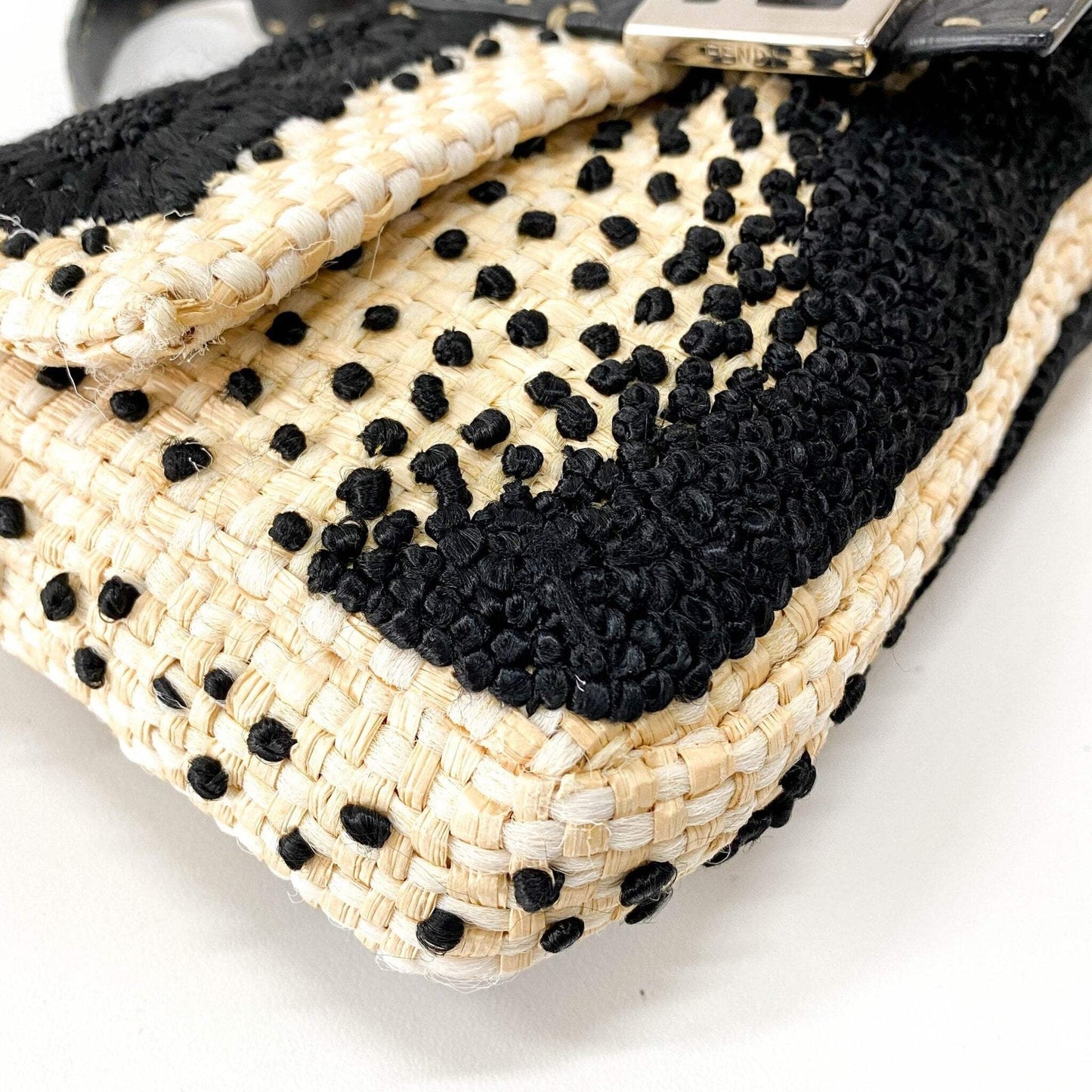 ★ Authentic FENDI Baguette Paglia Embroidered Shoulder Bag Pre-owned ★