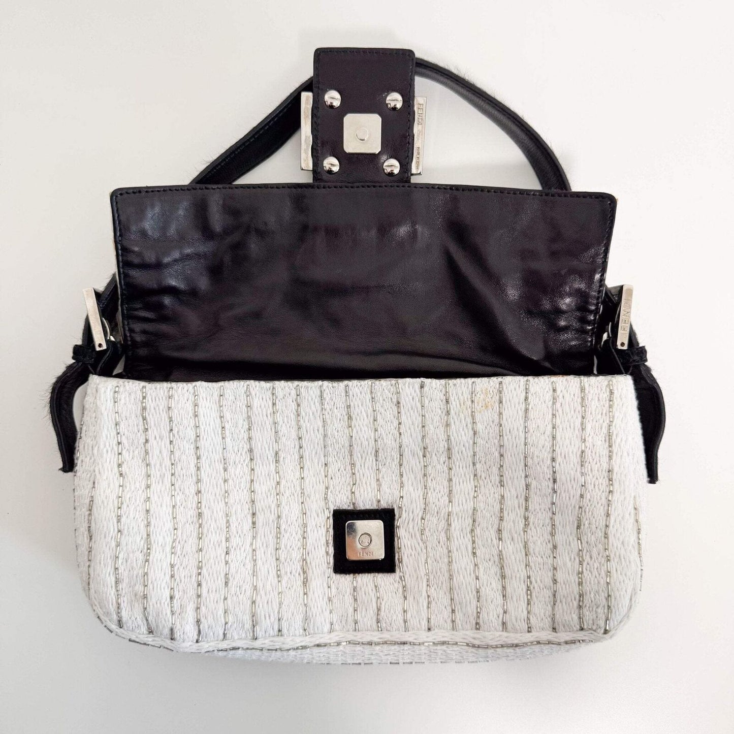 ★ Authentic FENDI Baguette Beads Embroidery Shouleder Bag Pre-owned ★