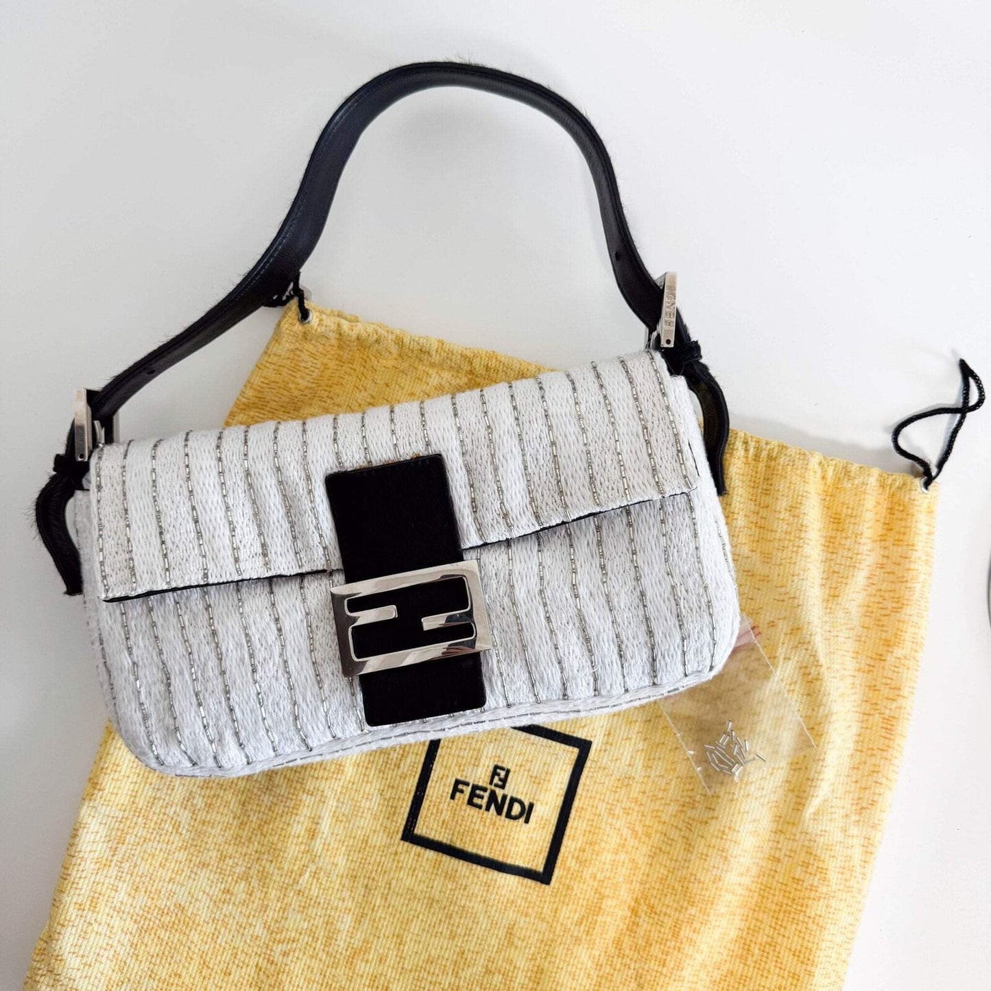 ★ Authentic FENDI Baguette Beads Embroidery Shouleder Bag Pre-owned ★
