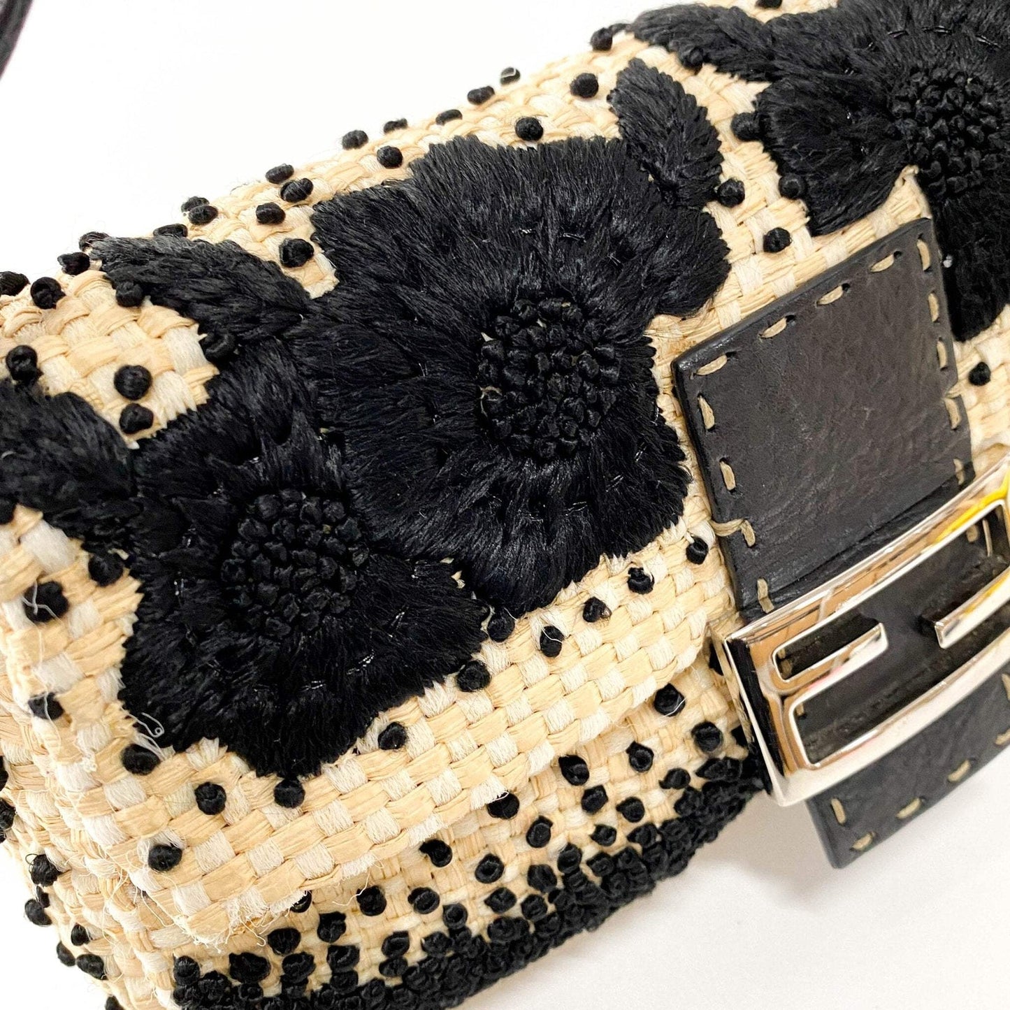 ★ Authentic FENDI Baguette Paglia Embroidered Shoulder Bag Pre-owned ★