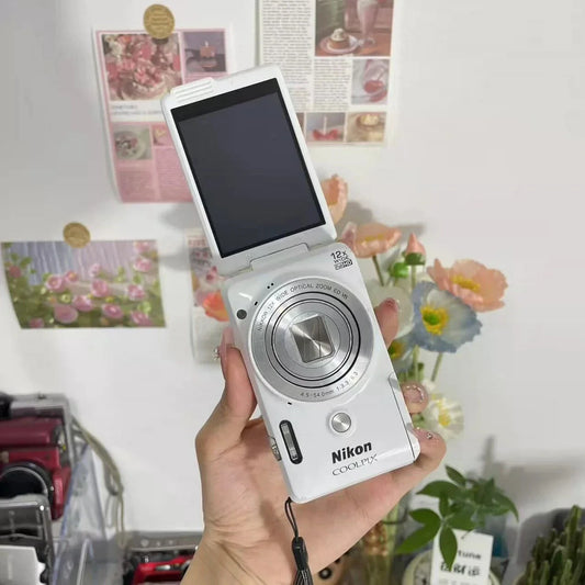 Nikon COOLPIX S6900 16.0MP 12x Optical Zoom Digital Camera Tested White